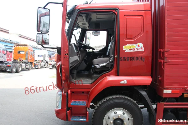 Dongfeng Liuqi New Chenglong M3 medium truck 180 hp 4X2(6 wheels) 7.7m van cargo truck Cab (2) | 86Trucks