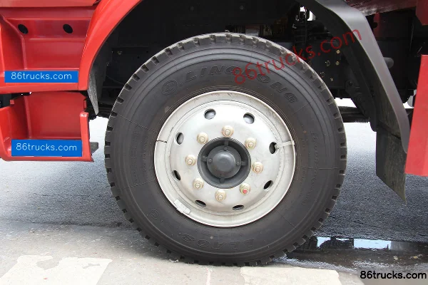 Dongfeng Liuqi New Chenglong M3 medium truck 180 hp 4X2(6 wheels) 7.7m van cargo truck Chassis (3) | 86Trucks
