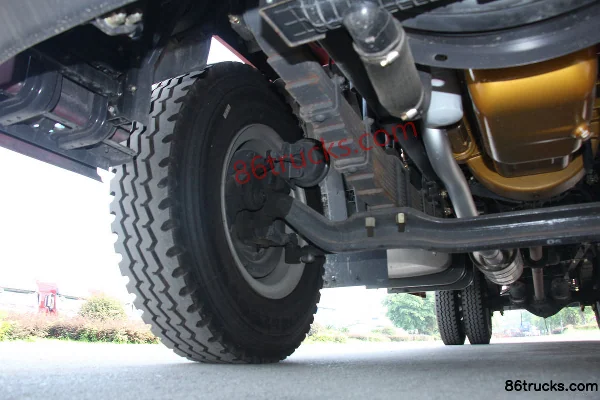 Dongfeng Liuqi New Chenglong M3 medium truck 180 hp 4X2(6 wheels) 7.7m van cargo truck Chassis (1) | 86Trucks