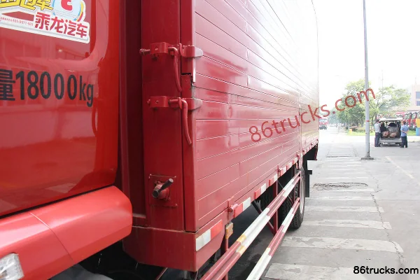 Dongfeng Liuqi New Chenglong M3 medium truck 180 hp 4X2(6 wheels) 7.7m van cargo truck Body (1) | 86Trucks