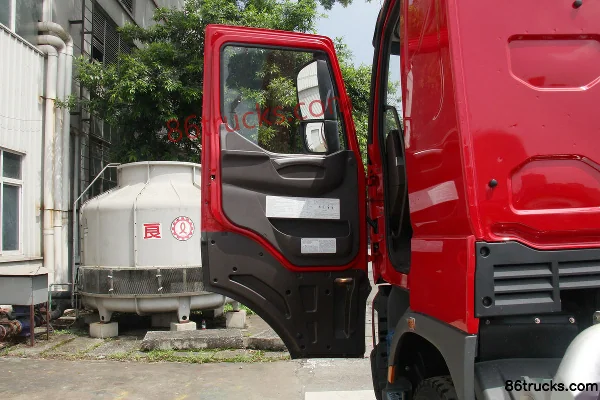 Dongfeng Liuqi Chenglong H7 320hp 8X4(12 wheels) 7.6m dump-type garbage truck Cab (1) | 86Trucks