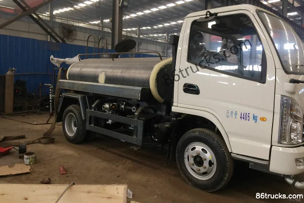 Kama Fulaika 95hp 4X2(6 wheels) Water Sprinkler Truck Exterior (3) | 86Trucks