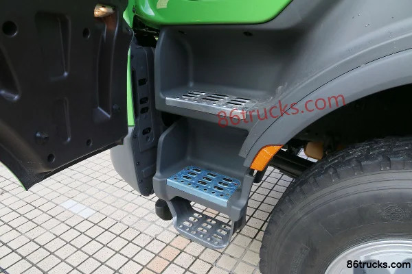 Dongfeng Liuqi Chenglong H7 385 hp 6X4(10 wheels) 5.6m Dump Truck Cab (3) | 86Trucks