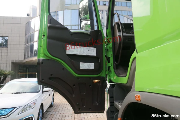 Dongfeng Liuqi Chenglong H7 385 hp 6X4(10 wheels) 5.6m Dump Truck Cab (2) | 86Trucks