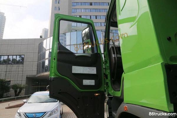 Dongfeng Liuqi Chenglong H7 385 hp 6X4(10 wheels) 5.6m Dump Truck Cab (1) | 86Trucks