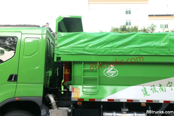 Dongfeng Liuqi Chenglong H7 385 hp 6X4(10 wheels) 5.6m Dump Truck Body (1) | 86Trucks