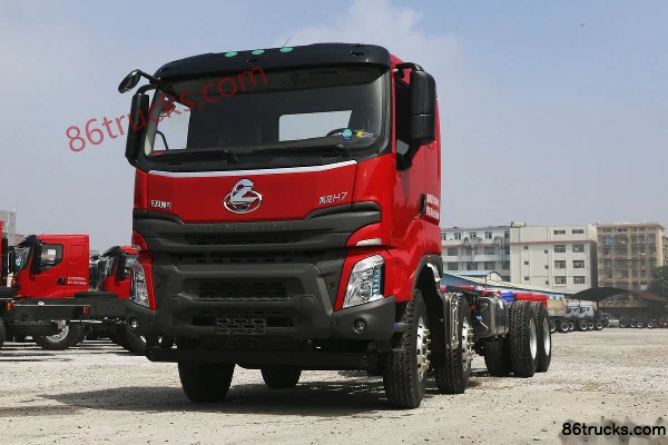 Dongfeng Liuqi Chenglong H7 400hp 8X4(12 wheels) 8.2m dump truck chassis Exterior (2) | 86Trucks