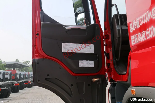 Dongfeng Liuqi Chenglong H7 400hp 8X4(12 wheels) 8.2m dump truck chassis Cab (3) | 86Trucks