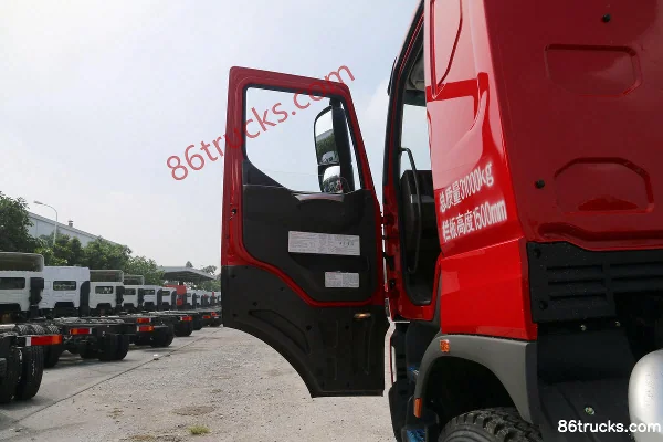 Dongfeng Liuqi Chenglong H7 400hp 8X4(12 wheels) 8.2m dump truck chassis Cab (1) | 86Trucks