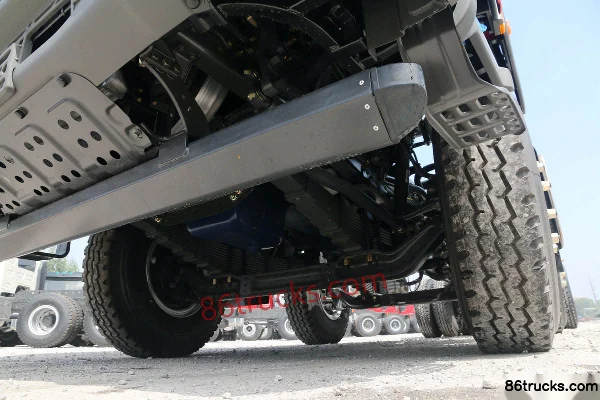 Dongfeng Liuqi Chenglong H7 400hp 8X4(12 wheels) 8.2m dump truck chassis (1) | 86Trucks