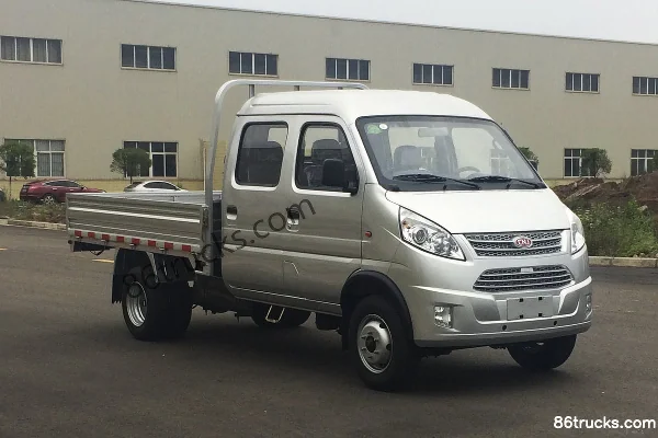NanJun Ruidi 1.5L 112hp 4X2(6 wheels) Gasoline 2.6m Double Row Flatbed Mini Truck Exterior