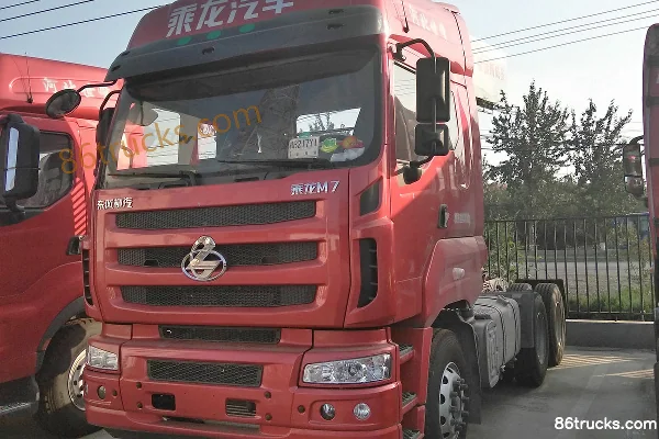Dongfeng Liuqi Chenglong M7 Heavy Truck Chuangfu Edition 430hp 6X4(10 wheels) Tractor Truck Exterior