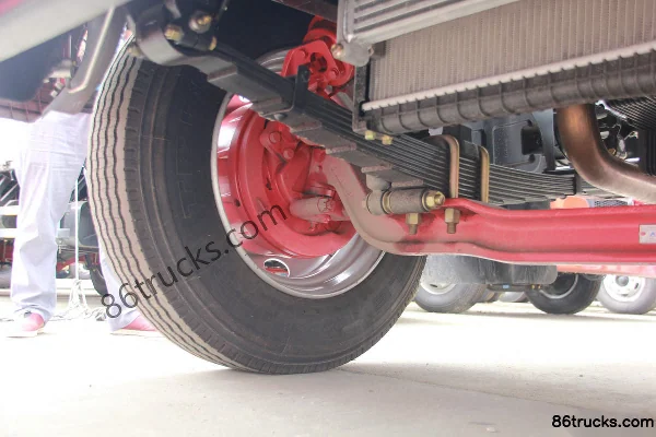 Dongfeng Kaipute K8 168 hp 4X2(6 wheels) 6.2m semi-sleeper flatbed cargo truck chassis (1) | 86Trucks