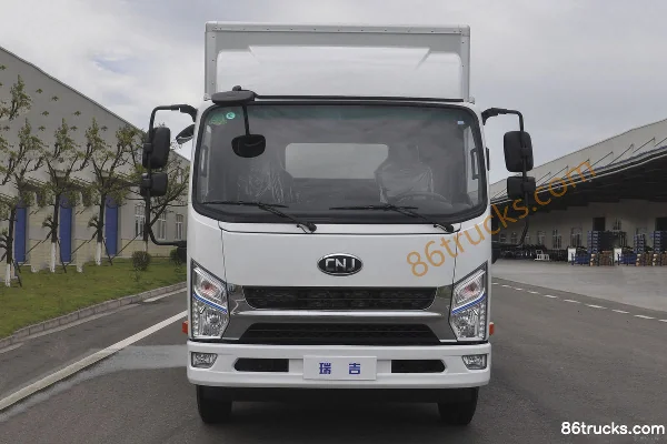 NanJun Ruiji 95 ch 4X2(6 roues) 3,375 m camion porteur fourgon à cabine simple Extérieur (2) | 86Trucks