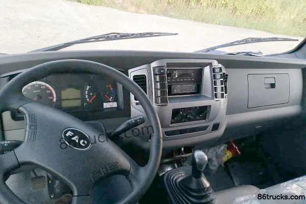 FAW Linghe 117 ch 4X2(6 roues) camion frigorifique cabine simple 4,1 m (2) | 86Trucks