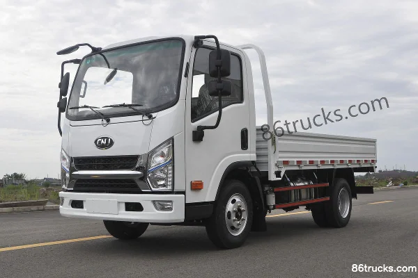 NanJun Ruiji 170 hp 4X2(6 wheels) 3.85m Single Row Flatbed Light Truck Exterior (2) | 86Trucks