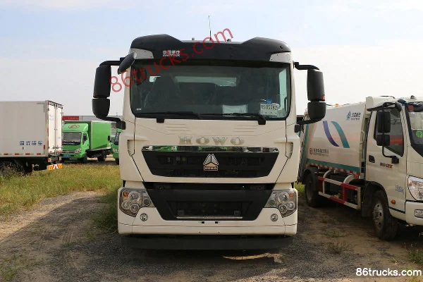Sinotruk HOWO T5G 210 hp 4X2(6 wheels) Oil Tanker Truck Chassis Exterior (2) | 86Trucks