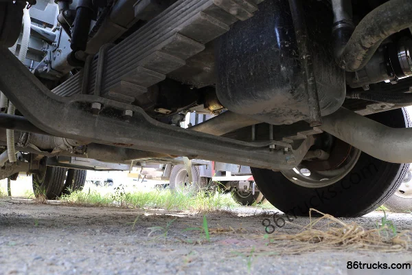 Sinotruk HOWO T5G 210 hp 4X2(6 wheels) Oil Tanker Truck Chassis (1) | 86Trucks