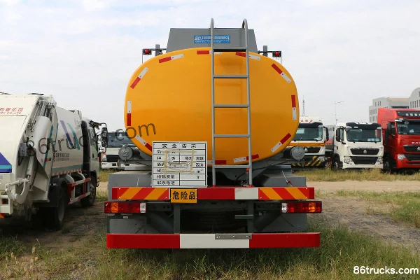 Sinotruk HOWO T5G 210 hp 4X2(6 wheels) Oil Tanker Truck Chassis (1) | 86Trucks