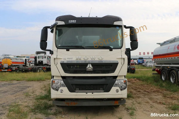 Sinotruk HOWO T5G 280hp 6X4(10 wheels) fuel tanker (Xingshi brand) Exterior (2) | 86Trucks