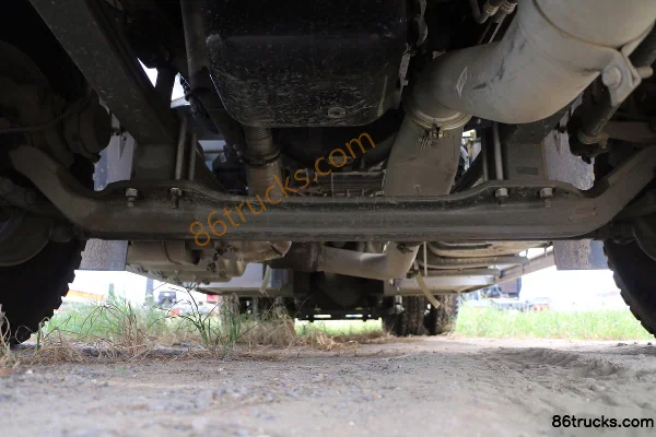 Sinotruk HOWO T5G 280hp 6X4(10 wheels) fuel tanker (Xingshi brand) Chassis (1) | 86Trucks