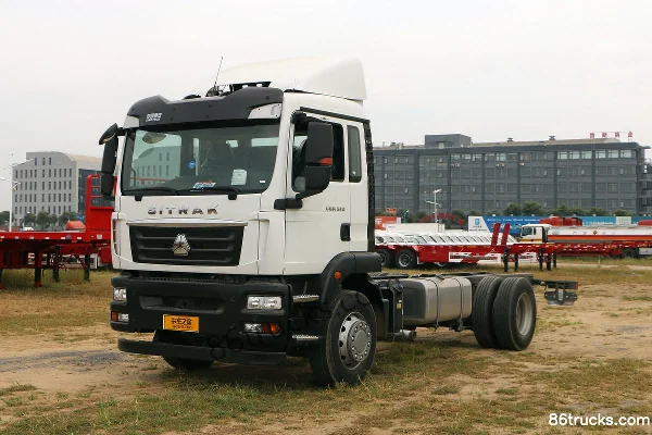Sinotruk Sitrak C5H heavy truck 310hp 4X2(6 wheels) box cargo truck chassis (air suspension lift) Exterior (3) | 86Trucks