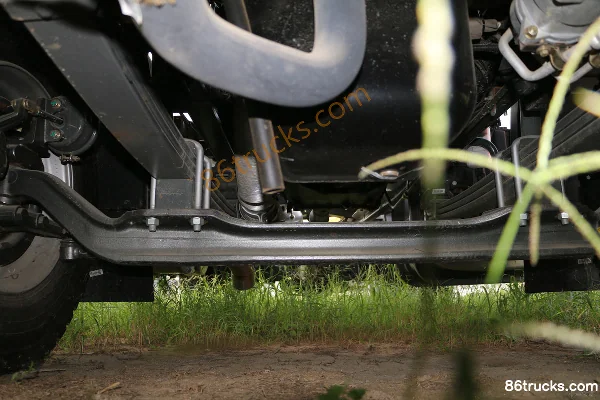 Sinotruk Steyr DM5G Heavy Truck 340hp 4X2(6 wheels) Tractor Truck Chassis (2) | 86Trucks