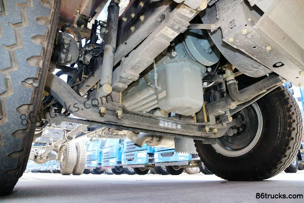 FAW Jiefang J6L Medium Truck Elite Edition 220 hp 4X2(6 wheels) 7.8m Box Cargo Truck (Beijing VI) Chassis (1) | 86Trucks