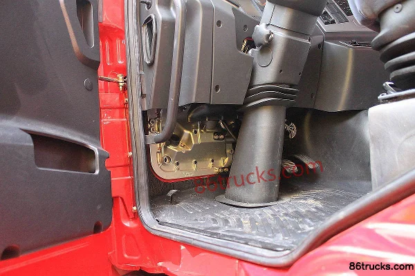SHACMAN Delong F3000 Highway Super Edition 430hp 8X4(12 wheels) 8.8m LNG Dump Truck (China VI) Cab (3) | 86Trucks