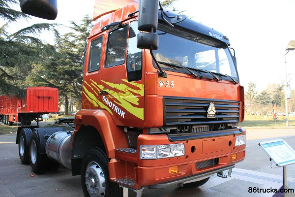Sinotruk Jinwangzi Poids lourd 300 ch 6X4(10 roues) Tracteur routier (toit semi-surélevé, version Elite) Extérieur (2) | 86Trucks