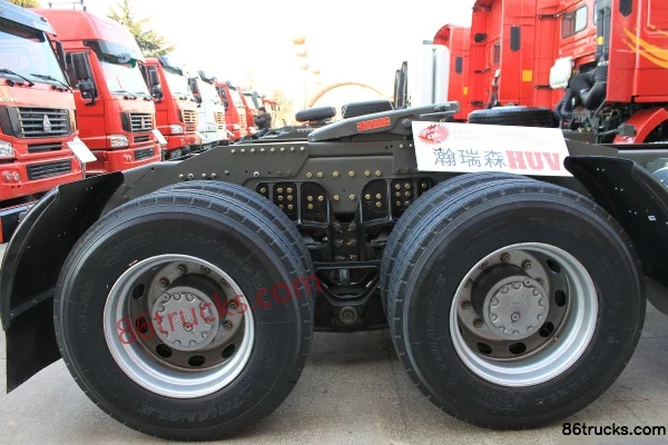 Sinotruk Haoyun Heavy Truck 380 hp 6X4(10 wheels) Tractor Truck Cab (1) | 86Trucks