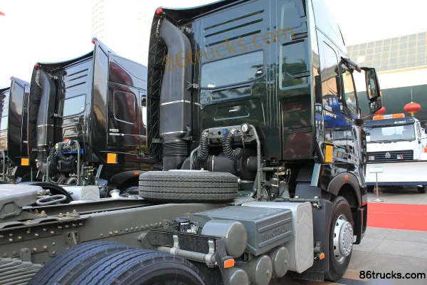 Sinotruk HOWO A7 série camion lourd 420 ch 6X4(10 roues) tracteur routier Cabine (1) | 86Trucks