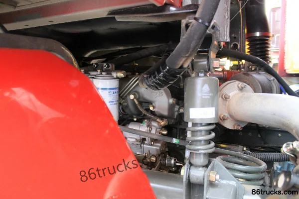 Sinotruk Huanghe Shaoshuai camion moyen 220 ch 4X2(6 roues) 5,8 m camion benne Cabine (2) | 86Trucks