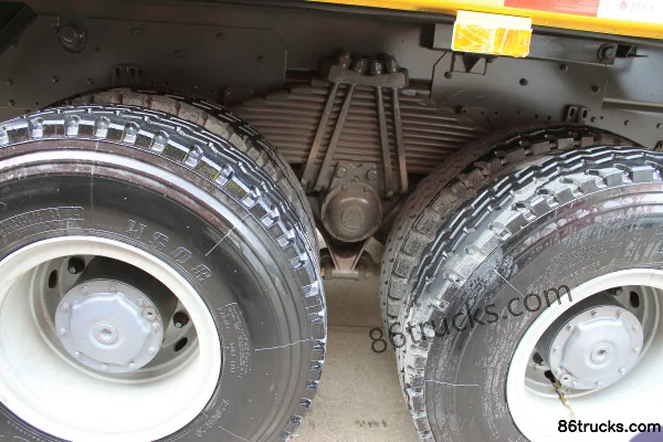 Sinotruk Jinwangzi camion lourd 300 ch 6X4(10 roues) camion benne 7,3 m Cabine (2) | 86Trucks