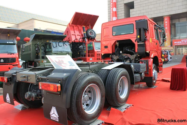 Sinotruk HOWO Heavy Truck 336 hp 6X4(10 wheels) Tractor Truck (Lightweight) Cab (3) | 86Trucks