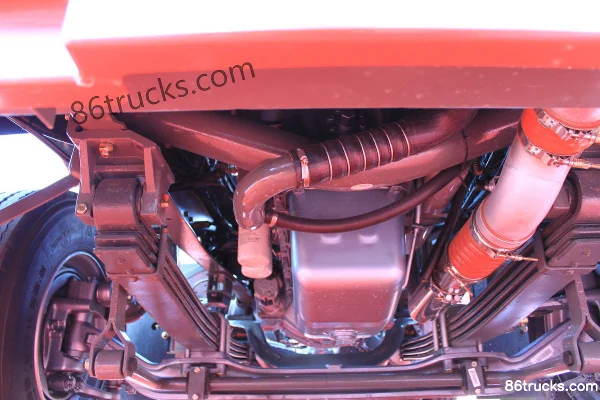 Sinotruk HOWO Heavy Truck 336 hp 6X4(10 wheels) Tractor Truck (Lightweight) Cab (1) | 86Trucks