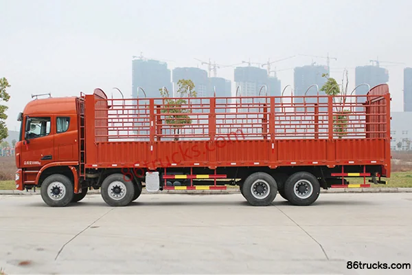 Union Truck U350 350 ch 8X4(12 roues) 9,6 m porteur à ridelles Extérieur (2) | 86Trucks