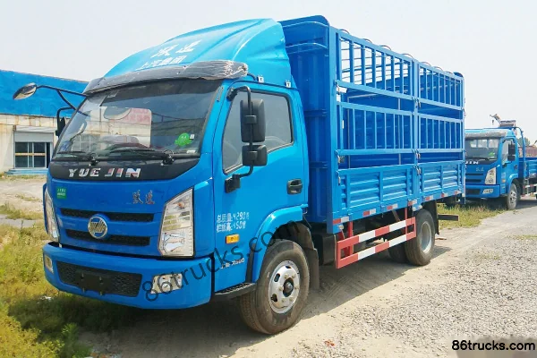 Yuejin Shangjun X500 140 hp 4X2(6 wheels) 4.17 m Single Row Stake Light Truck Exterior (2) | 86Trucks