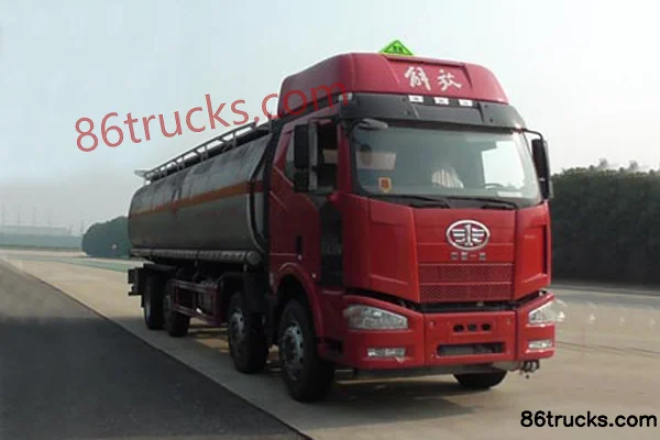 FAW Jiefang J6M 280hp 8X2(10 wheels) fuel tank truck (Chengliwei brand) Exterior