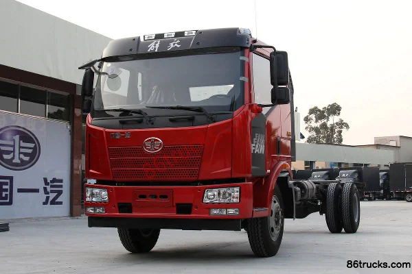 FAW Jiefang J6L Classic Edition 240hp 4X2(6 wheels) 6.75m Flatbed Cargo Truck (Flat Top) Exterior (2) | 86Trucks