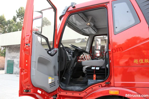 FAW Jiefang J6L Classic Edition 240hp 4X2(6 wheels) 6.75m Flatbed Cargo Truck (Flat Top) Cab (3) | 86Trucks