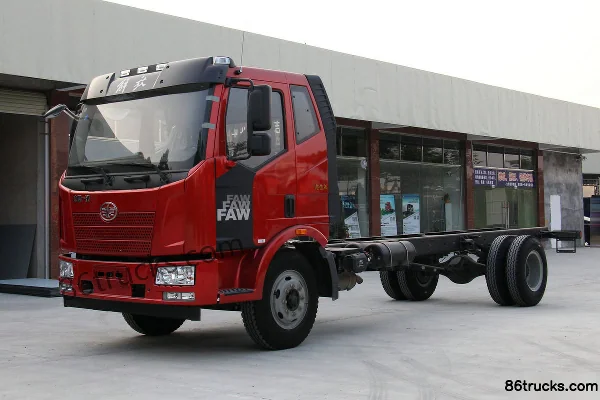 FAW Jiefang J6L Classic Edition 240hp 4X2(6 wheels) 6.75m Flatbed Cargo Truck (Flat Top) Exterior (3) | 86Trucks
