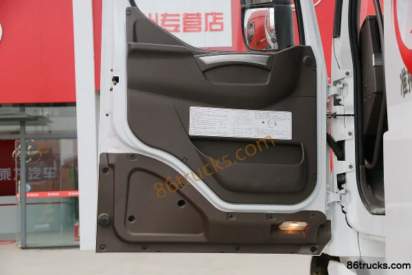 Dongfeng Liuqi Chenglong T7 Heavy Truck 460 hp 6X4(10 wheels) Long-nose Tractor Truck Cab (3) | 86Trucks