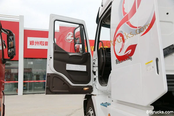 Dongfeng Liuqi Chenglong T7 Heavy Truck 460 hp 6X4(10 wheels) Long-nose Tractor Truck Cab (1) | 86Trucks