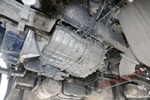 Dongfeng Liuqi Chenglong T7 Heavy Truck 460 hp 6X4(10 wheels) Long-nose Tractor Truck Chassis (2) | 86Trucks