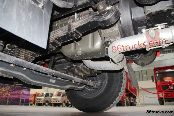 Dongfeng Teshang 270 ch 8X4(12 roues) Camion benne 6 m (EQ3318GFV4) Châssis (3) | 86Trucks
