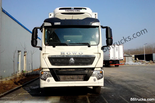 Sinotruk HOWO T5G 340hp 8X4(12 wheels) refrigerated truck (Binglingfang) Exterior (2) | 86Trucks