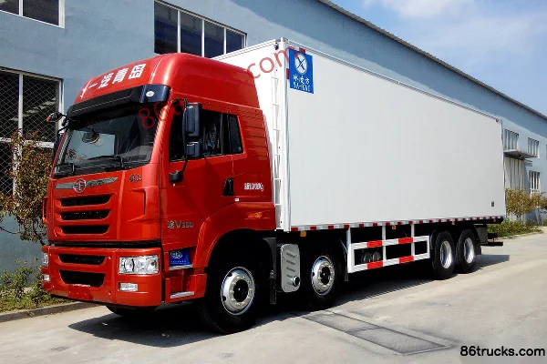 FAW Jiefang Qingdao Tu V 350 hp 8X4(12 wheels) 9.4m refrigerated truck Exterior (2) | 86Trucks