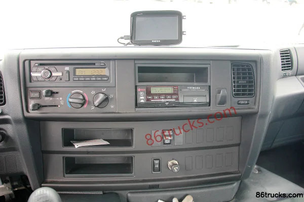 Guangqi HINO 700 Series Heavy Truck 4X2(6 wheels) 9.68m Van Truck Cab (3) | 86Trucks