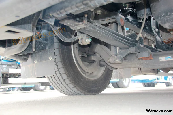 Guangqi HINO 700 Series Heavy Truck 4X2(6 wheels) 9.68m Van Truck Chassis (2) | 86Trucks